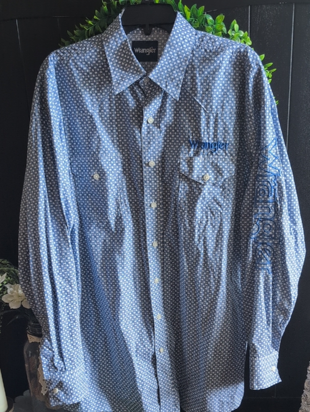 Wrangler Men’s Blue Micro-Print Button-Down Shirt